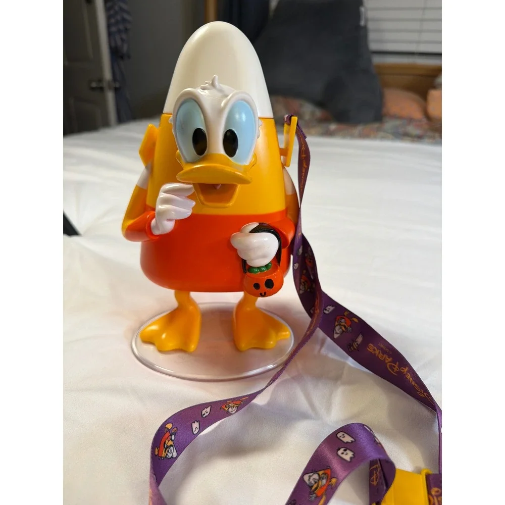 Disney Parks Donald Duck Candy Corn Halloween Sipper Cup with Lanyard 9